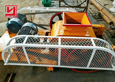 Yellow / Gray Double Toothed Roll Crusher Used For Mining Or Chemical Industry